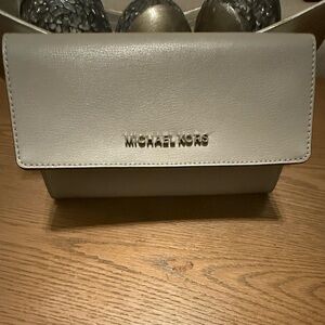 NWOT - Michael Kors Gray Textured Leather Wallet